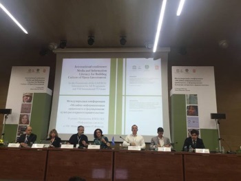 Tatiana Ershova and Laszlo Karvalics (in the center) are moderating the Plenary Session of Media and Information Literacy and the Formation of an Open Government Culture conference